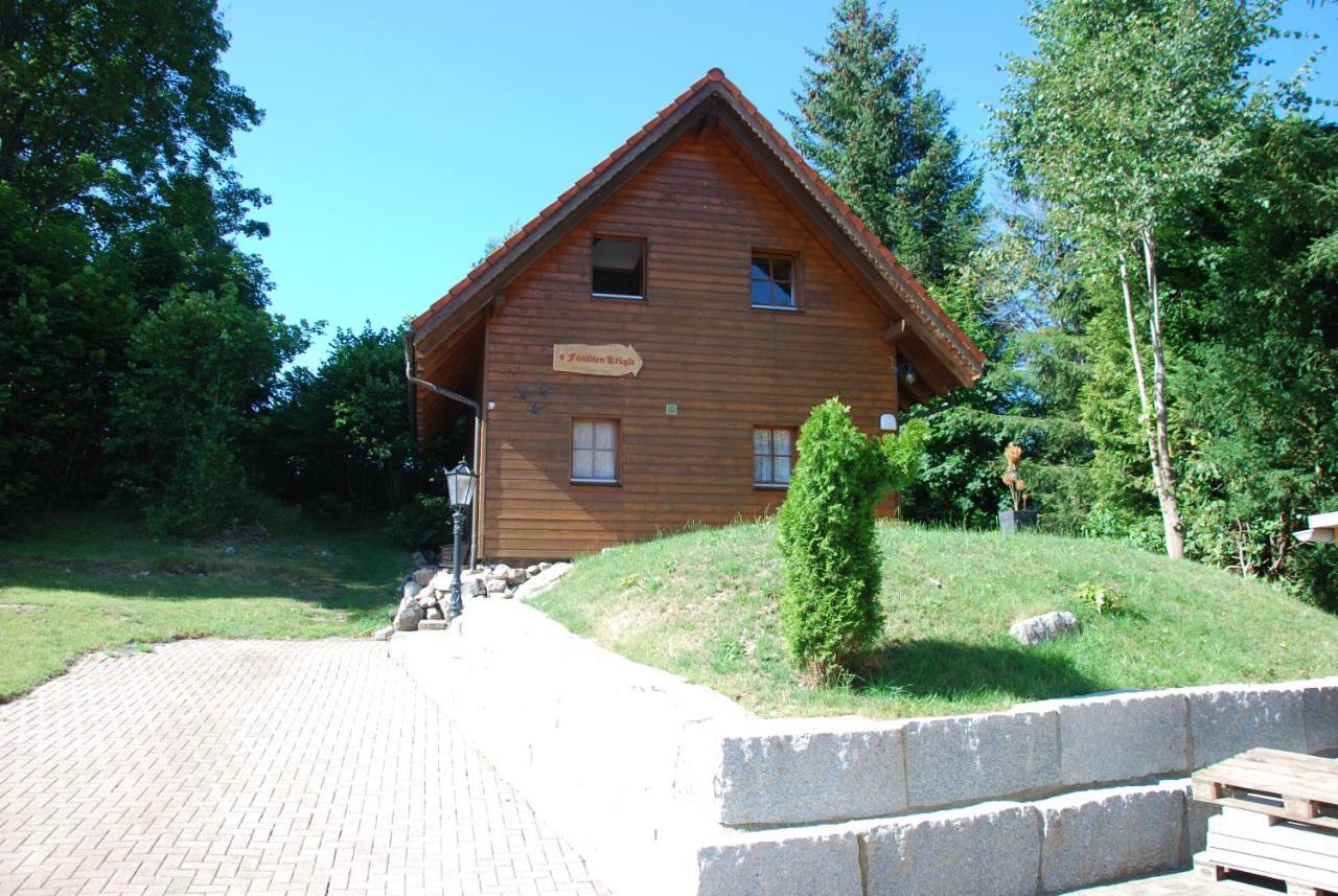 Hotel Landgasthof Zum Dorfkrug Häusern Exteriér fotografie