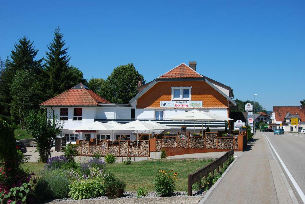 Hotel Landgasthof Zum Dorfkrug Häusern Exteriér fotografie