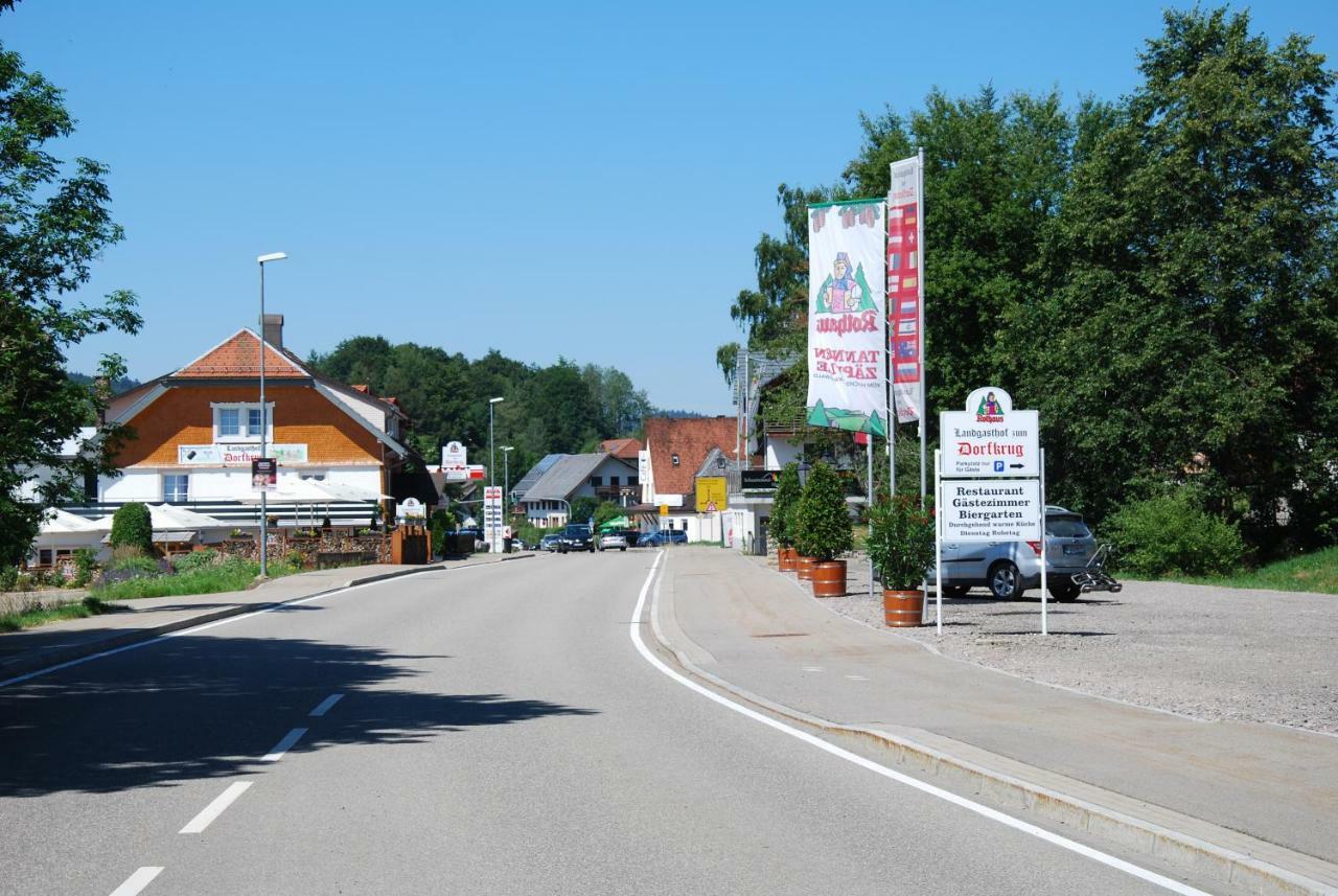 Hotel Landgasthof Zum Dorfkrug Häusern Exteriér fotografie